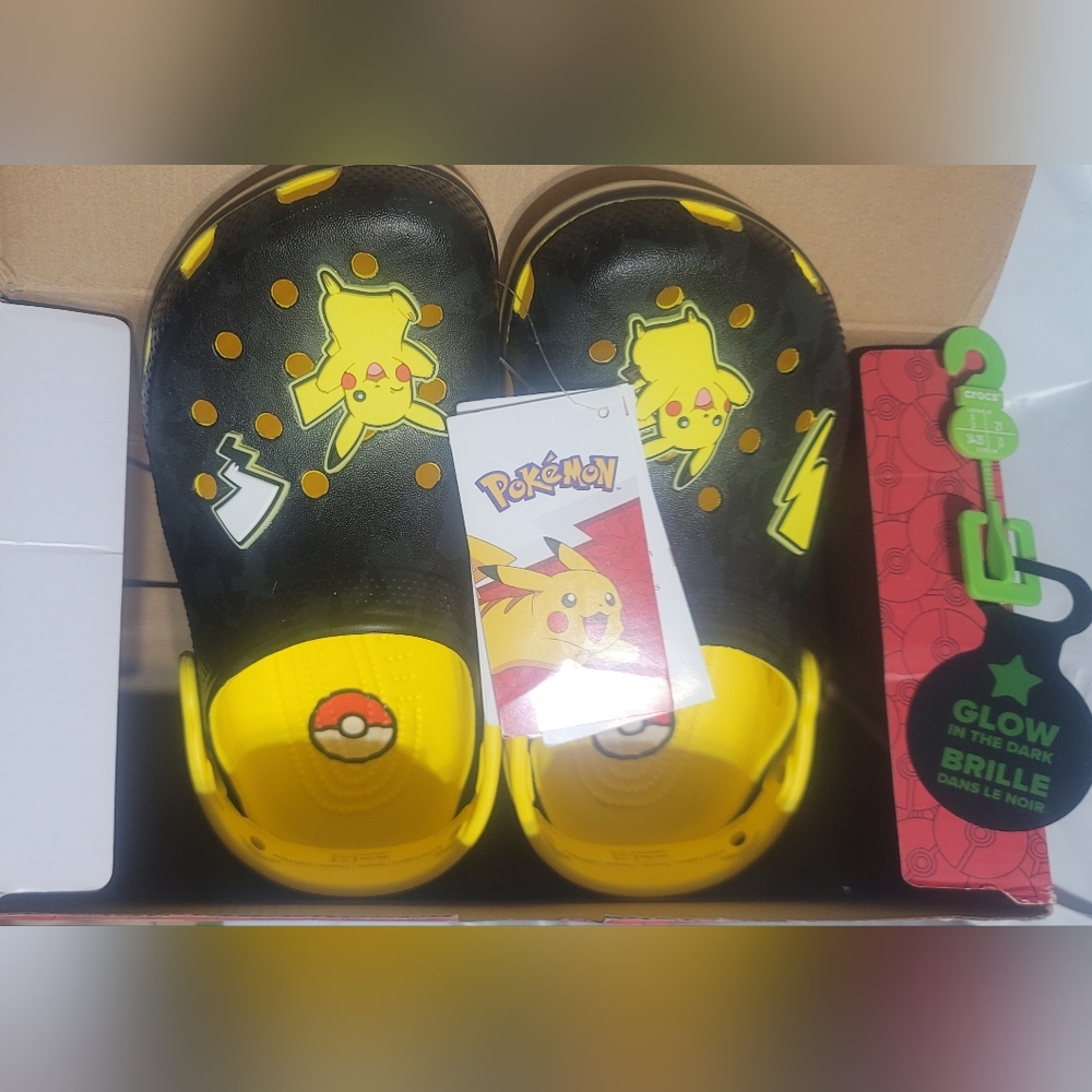 Pokemon Pikachu GLOW IN THE DARK Crocs Clog Kids J3 New In Box